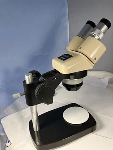 Mitutoyo Stereo 2x fixed Microscope with SWF/10x eye pcs on a table top stand - Picture 1 of 9