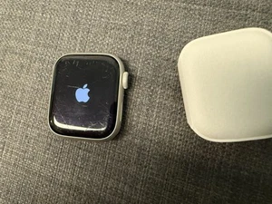 Apple Watch Series 7 41mm OLED Smartwatch - tylko korpus - Zdjęcie 1 z 5