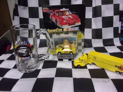 NASCAR Michael Waltrip #30 Penzoil Auto 1:64 E Rimorchio/Plus Una Tazza NASCAR - Immagine 1 di 4