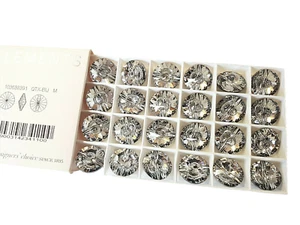 24 Swarovski Knöpfe 18 mm Durchmesser Klar Kristall Glas Runde Nähelemente Folien - Bild 1 von 8
