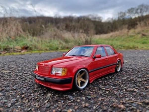 1:18 Mercedes 300E 6.0 AMG afinación más profunda con llantas de aluminio reales de diseño MB de 19 pulgadas - Imagen 1 de 4