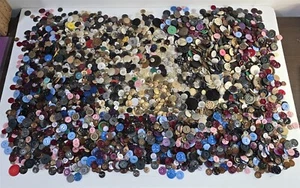5.85 Pounds Vintage Buttons Plastic Bakelite? Brass Craft Sewing Steampunk - Picture 1 of 12