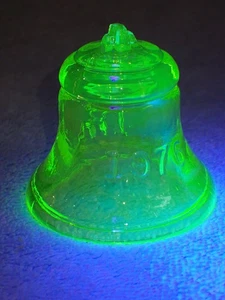 Degenhart Yellow Vaseline Bicentennial Bell Glows - Picture 1 of 4