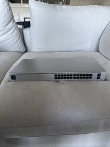 Ubiquiti Networks UniFi Switch 24-Ports PoE 1000Mbps Switch - Picture 1 of 2