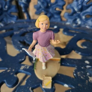 1934 Kit An American Girl Hallmark Ornament The American Girls Collection - Picture 1 of 16