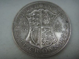 1935 GEORGE V  50% SILVER HALF CROWN - Picture 1 of 1