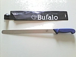 COLTELLO PROFESSIONALE BUFALO SEGHETTATO PER PANE LUNGHEZZA LAMA 36 CM - Foto 1 di 1