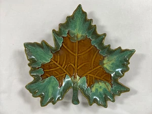 Plato de hoja de arce esmaltado por goteo VAN BRIGGLE verde marrón - - ¡BONITO! - Imagen 1 de 7