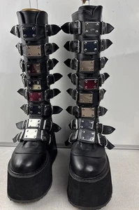 Demonia Damenstiefel Keilabsatz Plateau Punk Gothic Schnallenriemen kniehoch Größe 9 - Bild 1 von 11