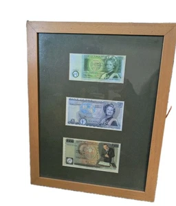 Fawlty Towers Memorabilia gerahmter Druck Bank of Torquay 44x34 cm A25 - Bild 1 von 11