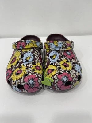Zueco Crocs Clásico Retro Estampado Floral 208954-6WF Hombres Talla 9 Mujer Talla 11 NUEVO Foto 1 de 4