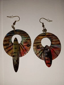 Handgefertigte Holz Ohrringe Kunst You Wear bemalt, gebrannt, funkelnd durchbohrt OOAK - Bild 1 von 5