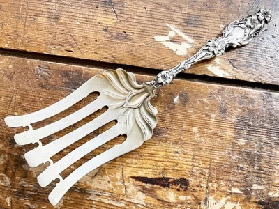 1902 Sterling Whitings Lily Asparagus Server 10” com monograma - Imagem 1 de 4