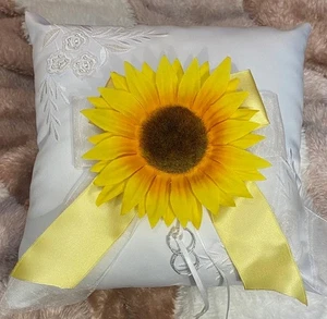 Ehering Ringträger Kissen Sonnenblume Stickerei Perlen Strass Schleifen Satin - Bild 1 von 5