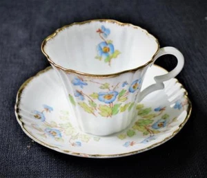 20s ROYAL ALBERT Fine China Crown Stamp England BLUE PANSY #8552 Set Cup &Saucer - Picture 1 of 1