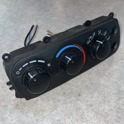 Dodge Interpid Chrysler Concorde 1998 2004 calefacción aire acondicionado temperatura control climático Foto 1 de 4