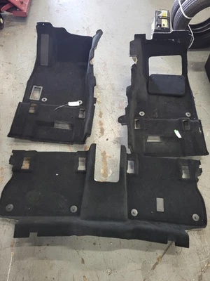 Alfombra de suelo Maserati usada OEM para Levante 2017-2020 3,0 L AWD Foto 1 de 4