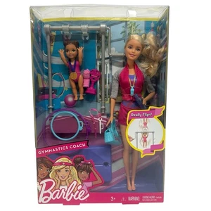 Barbie Turnkutsche Set - Schwebebalkenkutsche & Schülerpuppen umklappbar - Bild 1 von 6
