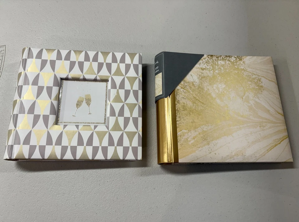 Nuevo HALLMARK Dos (2) 4 x 6 Álbumes de Fotos - Tiene 200 Fotos cada uno Foto 1 de 4