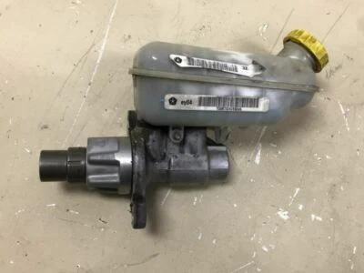 Dodge Grand Caravan AVP 2011 2012 cilindro maestro de freno con depósito de fábrica Foto 1 de 4