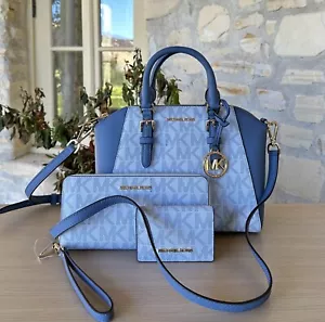 Michael Kors Ciara MD Mensajero/Cartera Grande MK Signature Soft Sky Juego de 3 Piezas - Imagen 1 de 18