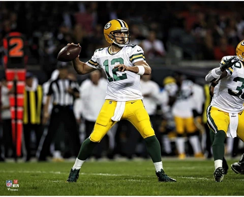 Aaron Rodgers Green Bay Packers Unsigned Scoring Throwing 16x20 Photo Cover