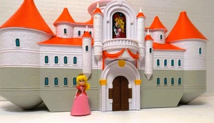 Nintendo & Universal City Studios Castle with Princess Toy - Picture 1 of 6