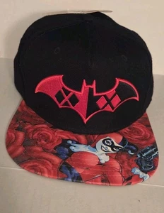 DC Comics Harley Quinn Snapback Hat Allover Scene Design Flat Bill NWT - Picture 1 of 7