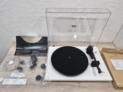 Pro-Ject - T2 Turntable - Satin White - Image 1 of 4
