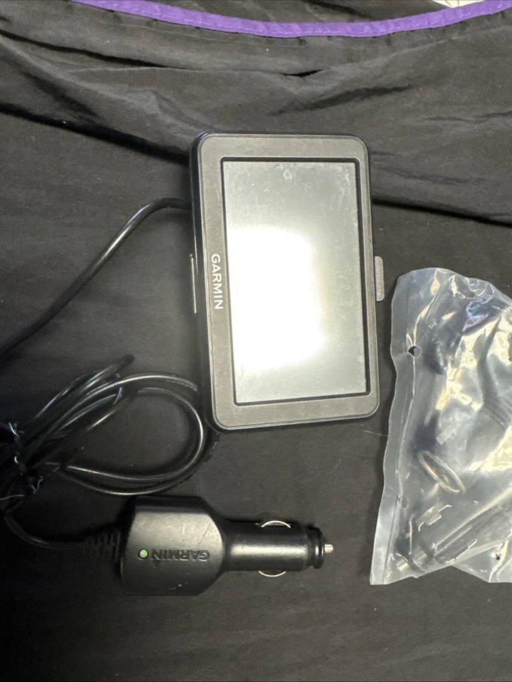 TESTED AND WORKING GARMIN NUVI 40LM GPS 3.75x2.1/4 NAVIGATOR Accessories - Image 1 of 4