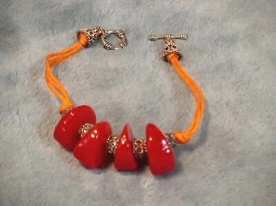 Pulsera única y genial cuentas rojas antiguo vintage aspecto metal y cordón naranja Foto 1 de 4