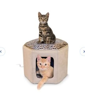 K And H THERMO kitty Sleephouse Heated Cozy Pet House And Bed