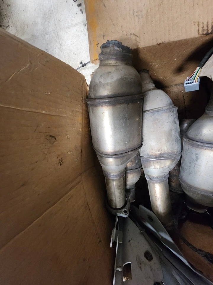 Tubo de escape Mercedes-Benz W220 S430 S500 2000 2001 2002 03 04 05 2006 Foto 1 de 1