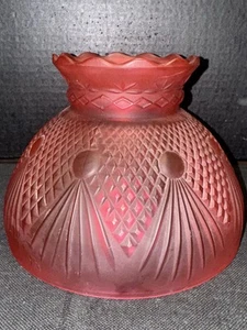 Paralume lampada vetro mirtillo satinato rosso motivo ventaglio diamante lampada olio GWTW vintage - Foto 1 di 6