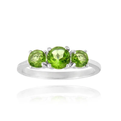 925 Silver 1.1ct Peridot Three Stone Ring - Image 1 of 3