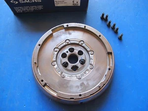 Volant moteur Sachs pour: Citroën: C4 1.6 Hdi, Peugeot: 307 1.6 HDi - Picture 1 of 1
