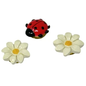 Lady Bug Daisies Button Covers Enameled Resin Set of 3 Insect Flowers 1 Inch - Picture 1 of 7