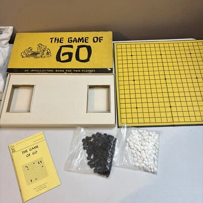 Vintage 1951 The Game of Go Drueke No. 59 COMPLETE (180 W, 181 B) - Image 1 of 4