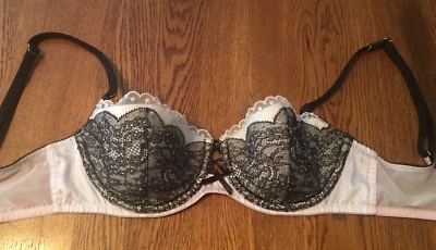 Victoria's Secret Dream Angels Rhinestone Lace Stripe Balconette Bra 32D NWT$65 - Image 1 of 4