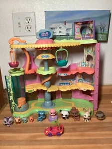 Juego Hasbro Littlest Pet Shop Round N Round Pet Town 2006 vintage - Imagen 1 de 8