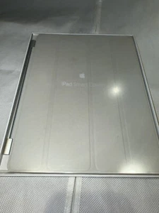New Genuine Apple Smart Cover MD305ZM/A Leather Cream for iPad 2/3 and 4 - Picture 1 of 2