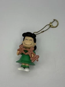 Llavero CVS con clip de vacaciones Peanuts Lucy con galletas de jengibre para siempre divertido para siempre - Imagen 1 de 6