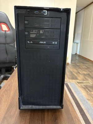 Desktop For Sell That Provides For Most Gaming Needs - Image 1 of 4