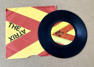 The Atrix Irish 7" - The Moon Is Puce/Wendy's In Amsterdam (Mulligan LUNS 726) - Image 1 of 4