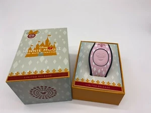 Disney Minnie Mouse The Main Attraction King Arthur Carrousel MAGICBAND! - Picture 1 of 1