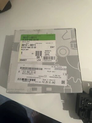 Mercedes-Benz S 2018 Fuse module A2139062302 YOU31106 - Image 1 of 4