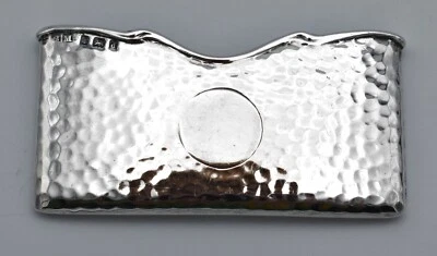 Estuche para tarjetas de visita de plata maciza Eduardo VII 1903 curvado cepillado martillado Foto 1 de 4