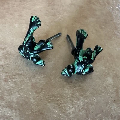 Anthropologie Juego De 2 Perillas Tiradores Gabinete Cajón Rana Hierro Rústico Verde Negro Foto 1 de 2