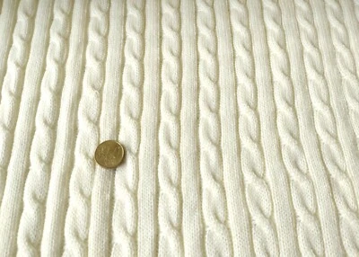 Wintertraum Strickstoff Zopfmuster wollweiss gestrickter Stoff Meterware 50 cm - Bild 1 von 3