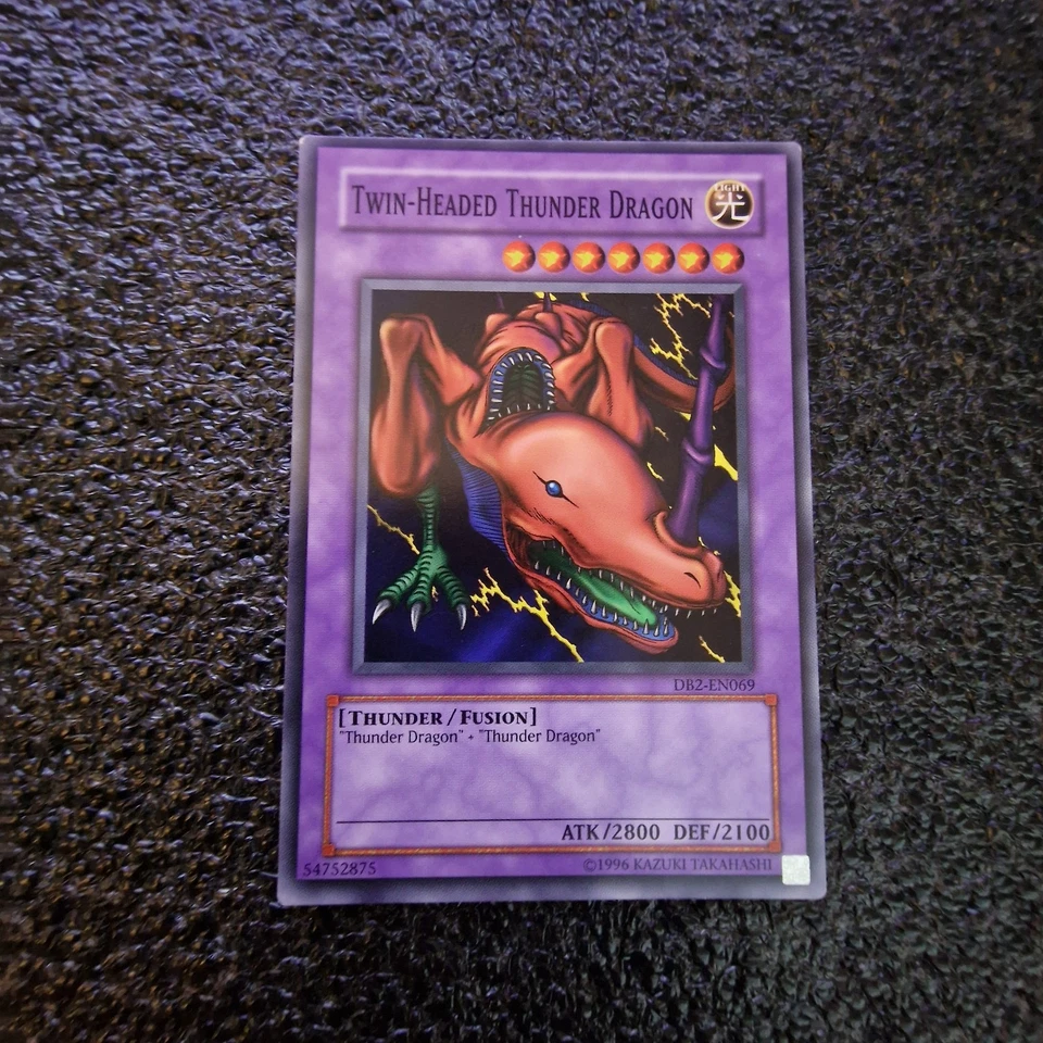 Twin-Headed Thunder Dragon - DB2-EN069 - Common - Yugioh - Image 1 of 2